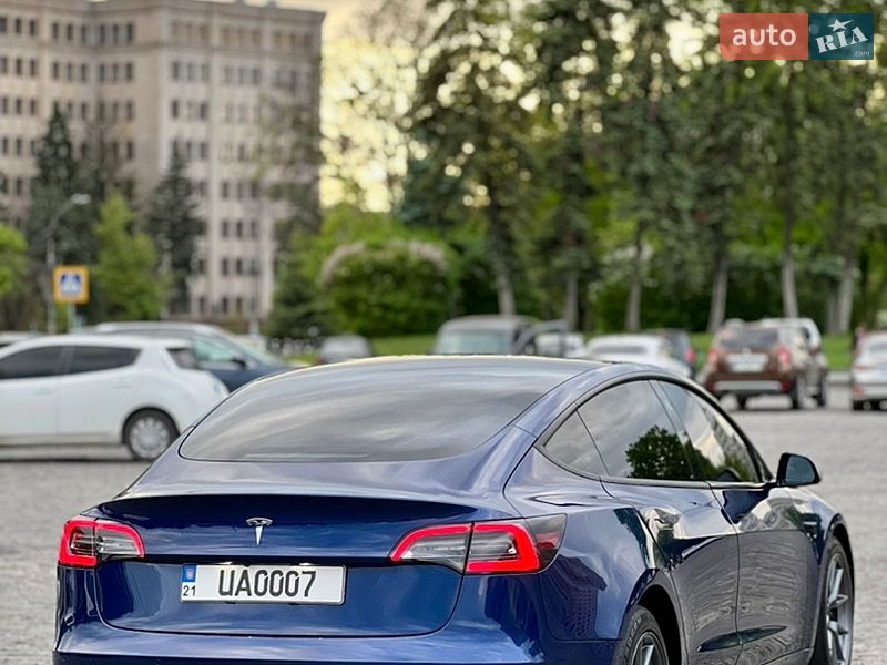 Седан Tesla Model 3 2021 в Харкові