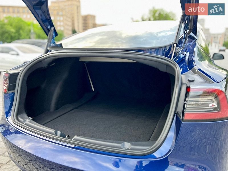 Седан Tesla Model 3 2021 в Харкові