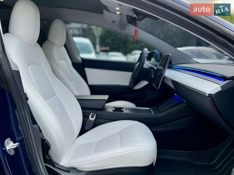 Седан Tesla Model 3 2021 в Харкові