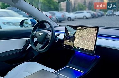 Седан Tesla Model 3 2021 в Харкові