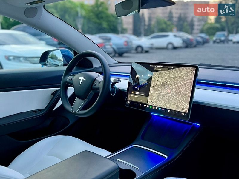 Седан Tesla Model 3 2021 в Харкові