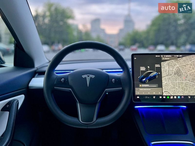 Седан Tesla Model 3 2021 в Харкові