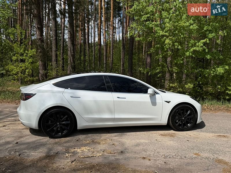 Седан Tesla Model 3 2019 в Житомирі