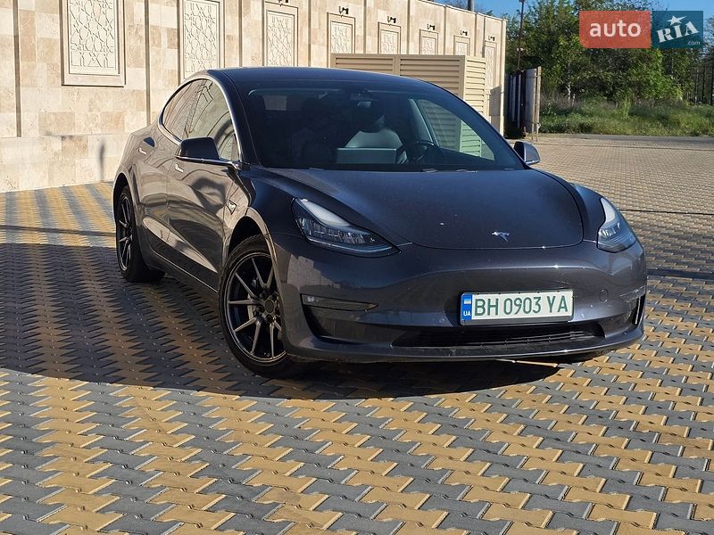 Седан Tesla Model 3 2018 в Одессе