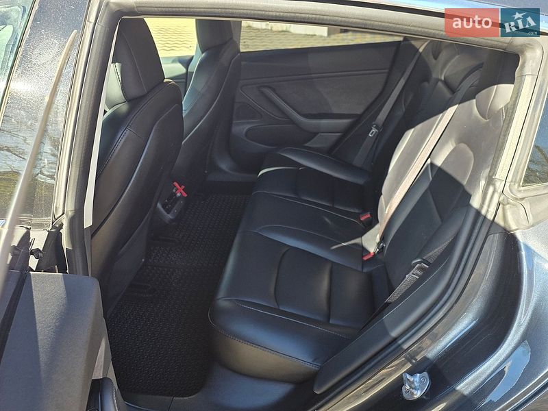 Седан Tesla Model 3 2018 в Одессе