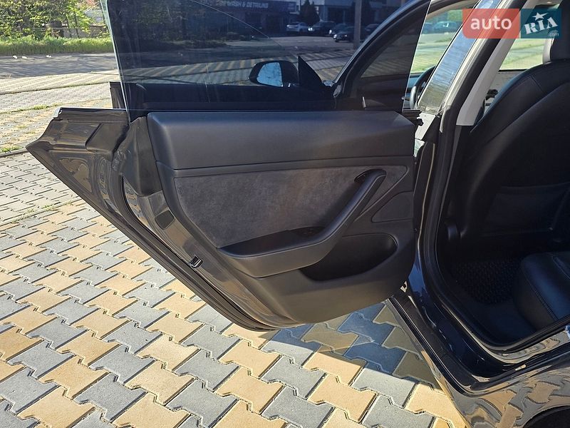 Седан Tesla Model 3 2018 в Одессе