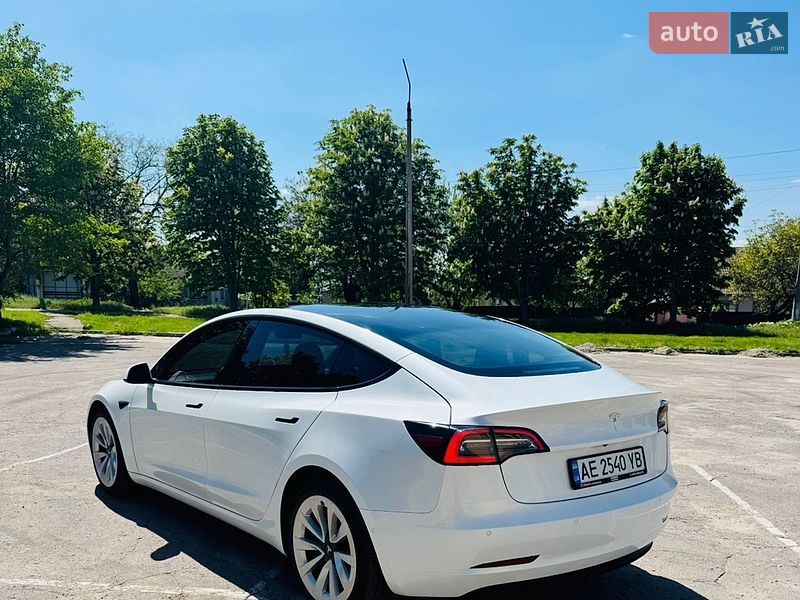 Седан Tesla Model 3 2021 в Верхньодніпровську