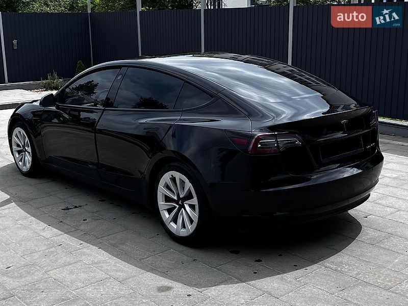 Седан Tesla Model 3 2021 в Самборе