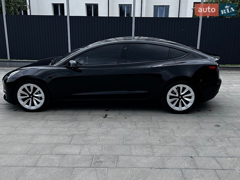 Седан Tesla Model 3 2021 в Самборе