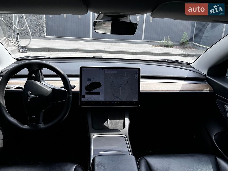 Седан Tesla Model 3 2021 в Самборе