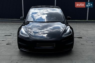 Седан Tesla Model 3 2021 в Самборе