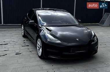 Седан Tesla Model 3 2021 в Самборі