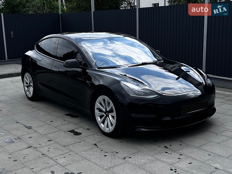 Седан Tesla Model 3 2021 в Самборе