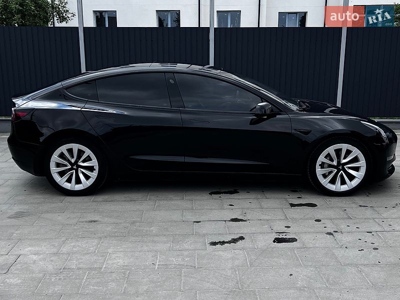 Седан Tesla Model 3 2021 в Самборе