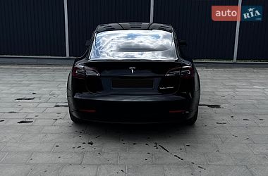 Седан Tesla Model 3 2021 в Самборе
