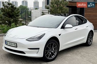Седан Tesla Model 3 2021 в Києві