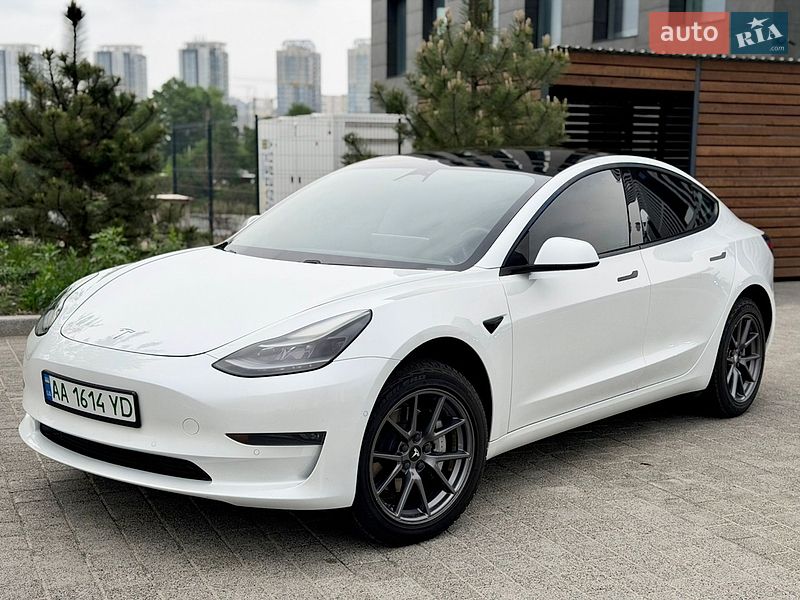 Tesla Model 3 2021