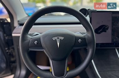 Седан Tesla Model 3 2018 в Івано-Франківську