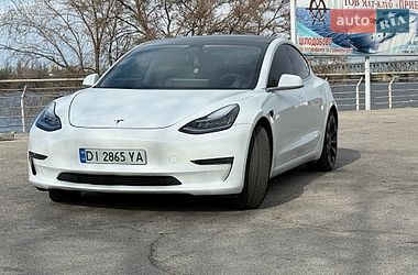 Седан Tesla Model 3 2019 в Днепре