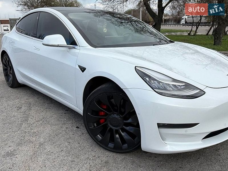 Tesla Model 3 2019