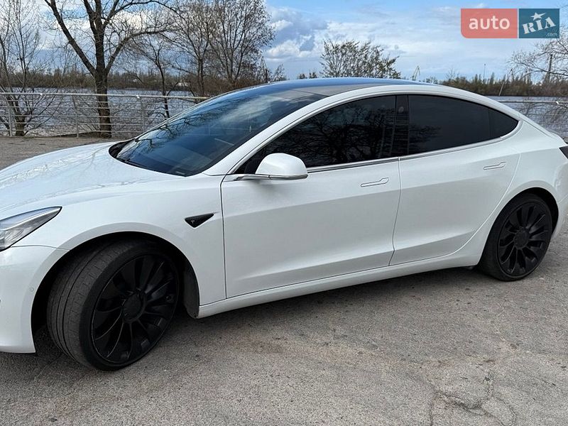 Седан Tesla Model 3 2019 в Днепре