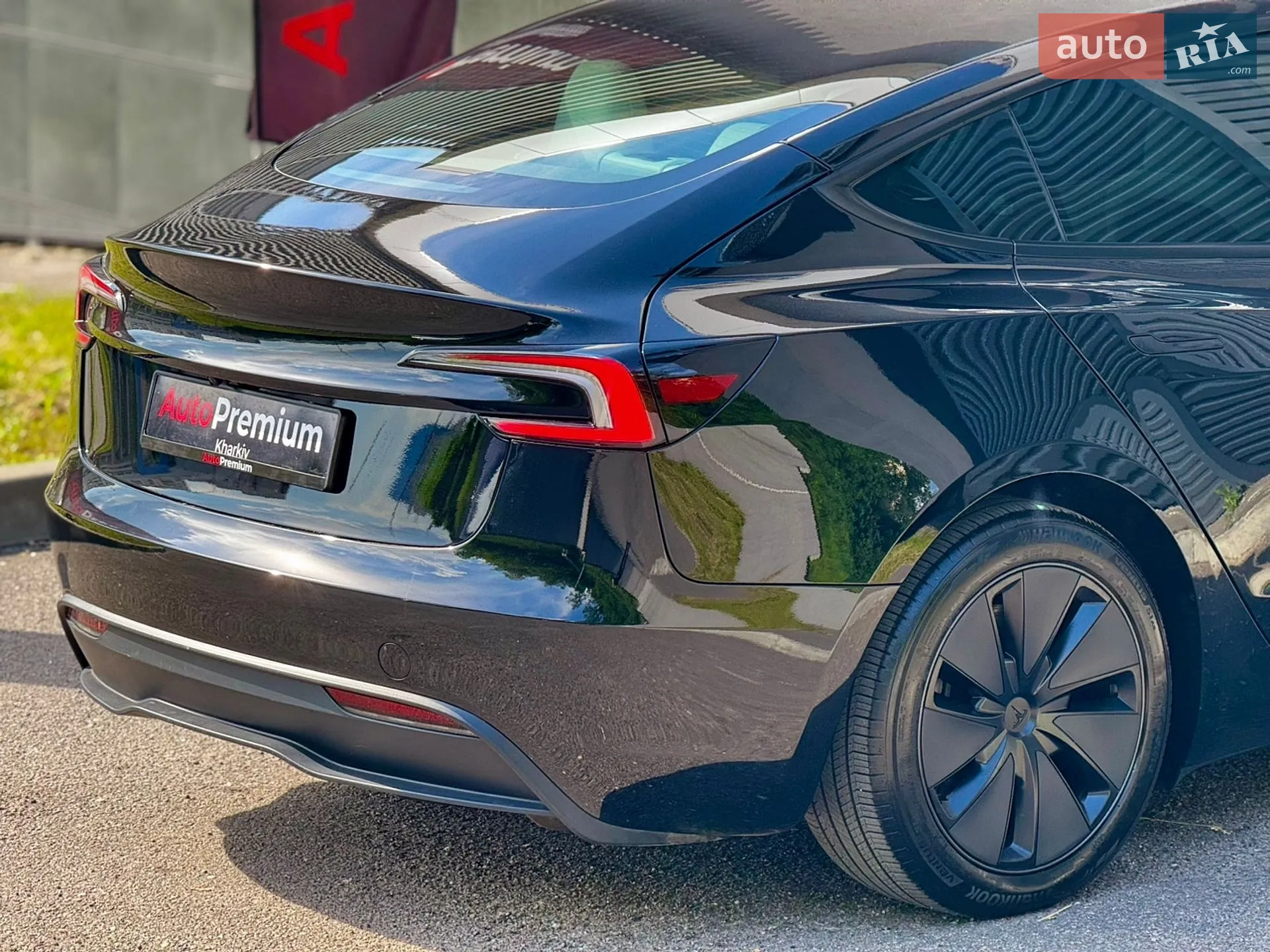 2025 Tesla Model 3 - мініатюра 12