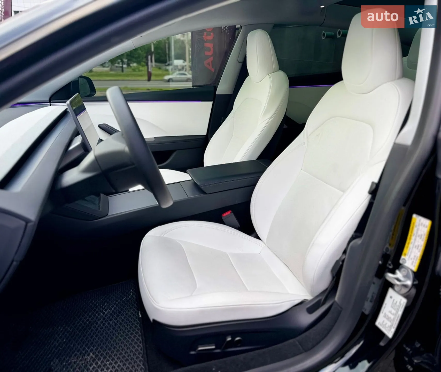 2025 Tesla Model 3 - мініатюра 15
