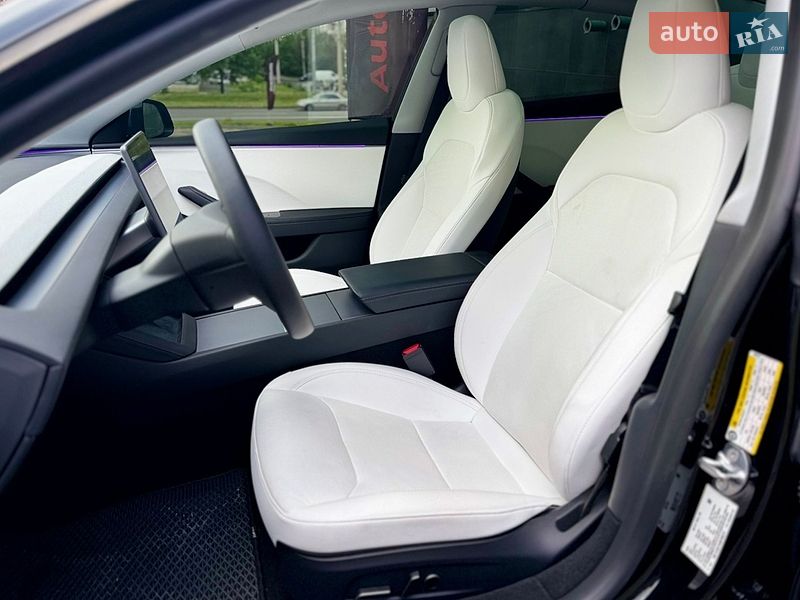 Седан Tesla Model 3 2025 в Харькове