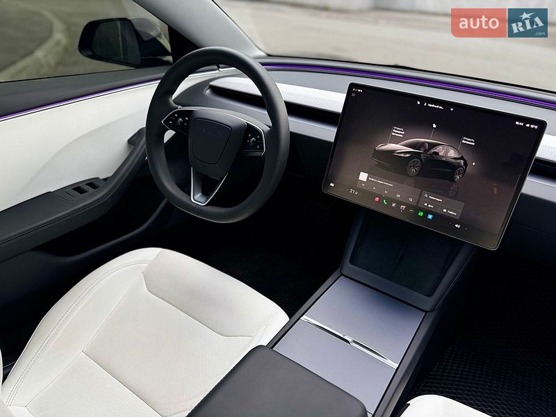 Седан Tesla Model 3 2025 в Харькове