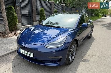 Седан Tesla Model 3 2022 в Києві