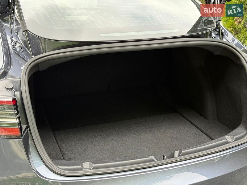 Седан Tesla Model 3 2020 в Ивано-Франковске