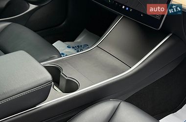 Седан Tesla Model 3 2020 в Ивано-Франковске