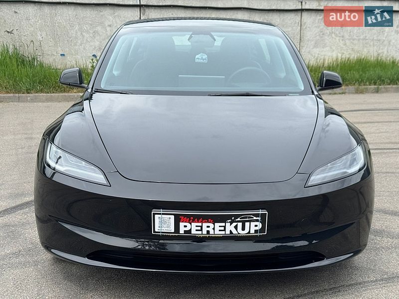Седан Tesla Model 3 2024 в Киеве