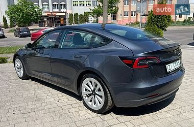 Седан Tesla Model 3 2022 в Львове