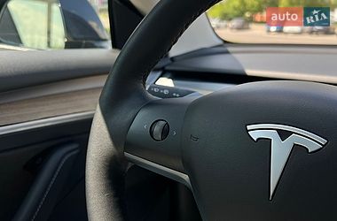 Седан Tesla Model 3 2022 в Львове