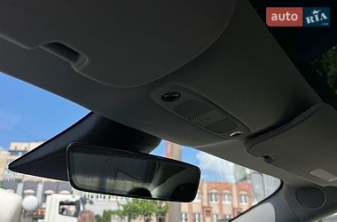 Седан Tesla Model 3 2022 в Львове