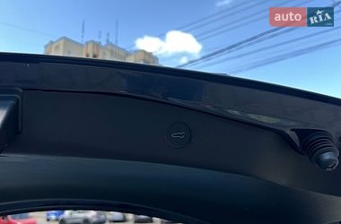 Седан Tesla Model 3 2022 в Львове