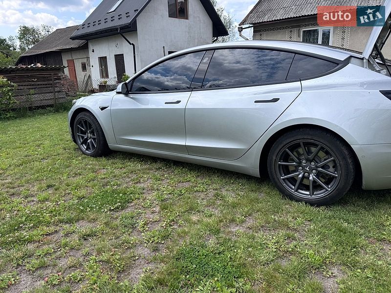 Седан Tesla Model 3 2018 в Великих Мостах фото 2 Седан Tesla Model 3 2018 в Великих Мостах