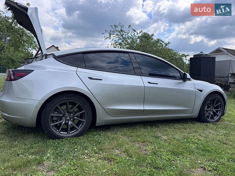 Седан Tesla Model 3 2018 в Великих Мостах фото 3 Седан Tesla Model 3 2018 в Великих Мостах