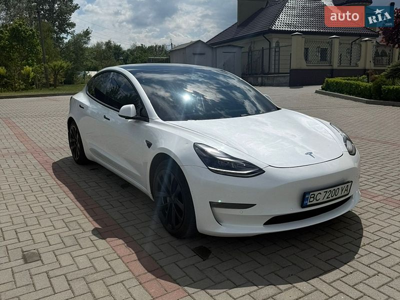 Седан Tesla Model 3 2021 в Золочеве