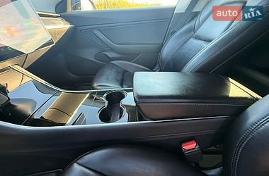 Седан Tesla Model 3 2019 в Калуше