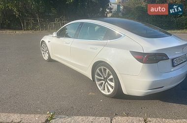 Седан Tesla Model 3 2019 в Чернигове