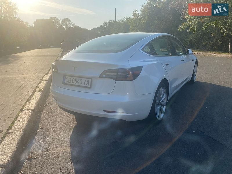 Седан Tesla Model 3 2019 в Чернигове