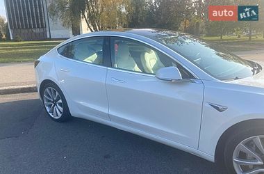 Седан Tesla Model 3 2019 в Чернигове