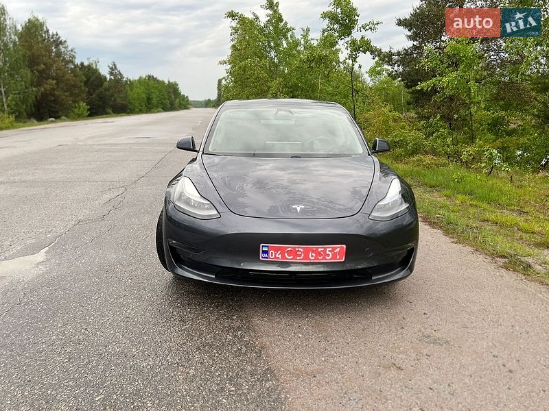 Седан Tesla Model 3 2021 в Калиновке
