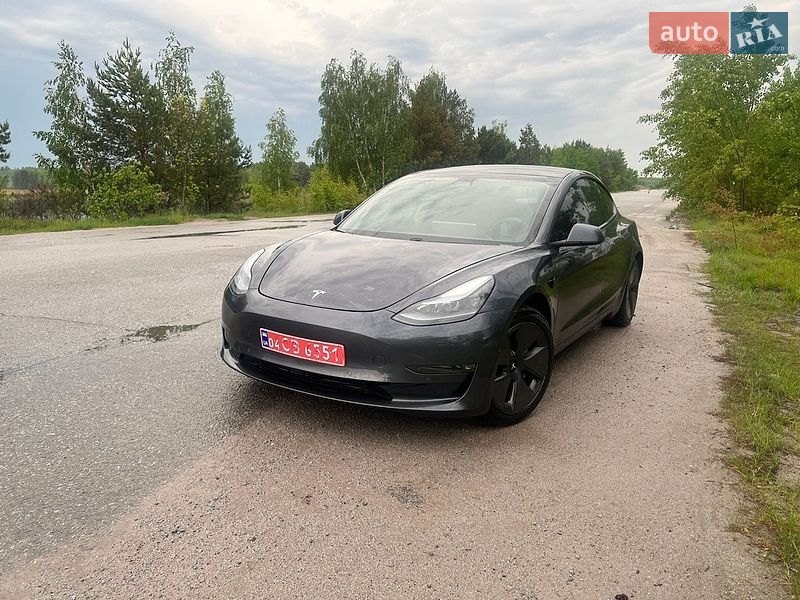 Седан Tesla Model 3 2021 в Калиновке