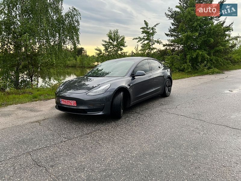 Седан Tesla Model 3 2021 в Калиновке