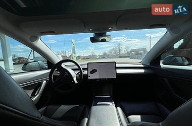Седан Tesla Model 3 2021 в Калиновке