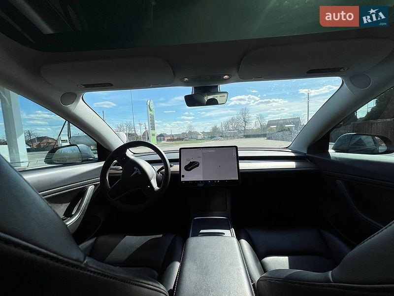 Седан Tesla Model 3 2021 в Калиновке