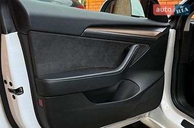 Седан Tesla Model 3 2022 в Луцке
